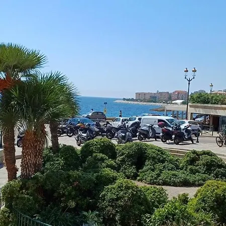 T2 Vieille Apartment